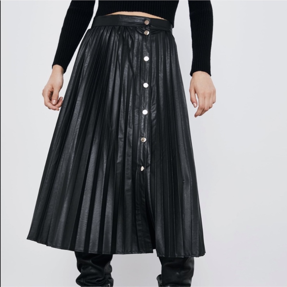 ZARA Faux Leather Pleated Mid Skirt - Picture 4 of 8
